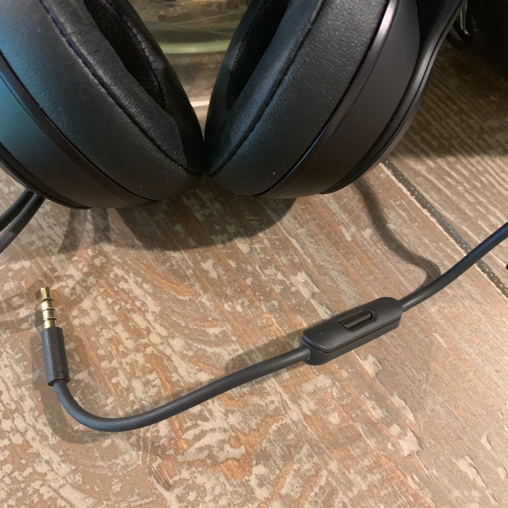 ❌SOLD❌Apple Beats Solo 3 Wireless Headphones Dr - Picture 5 of 8